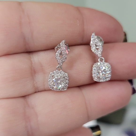 1ct GENUINE CERTIFIED MOISSONITE DIAMOND💎 EARRINGS 18kg/ 925 sterling silver 👀 - Picture 2 of 16